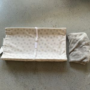 Beautyrest Platinum contoured changing pad with soft fabric cover